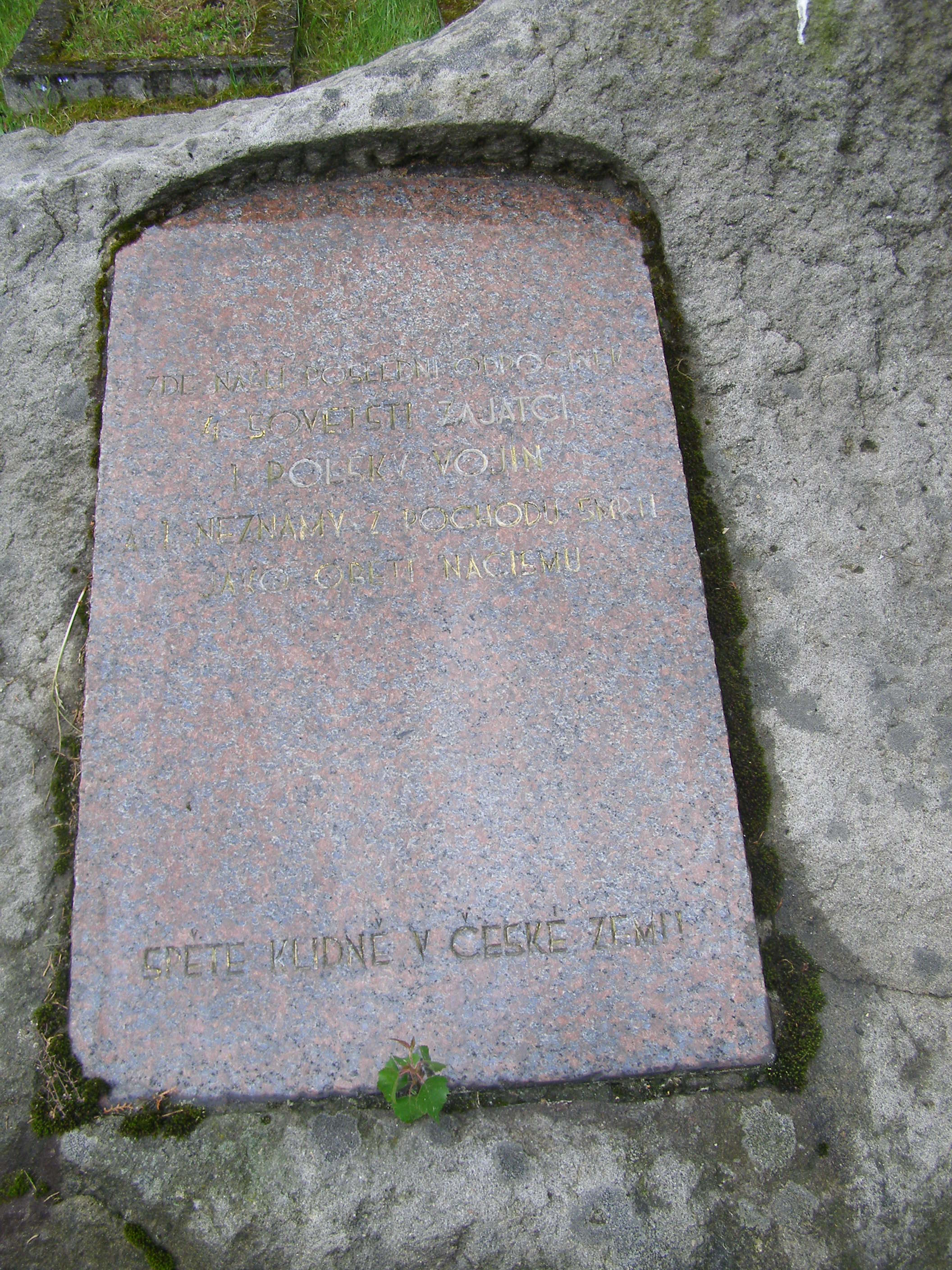 Památník obětem II. sv. války - deska