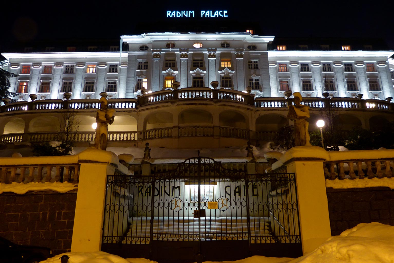 Noční Radium Palace
